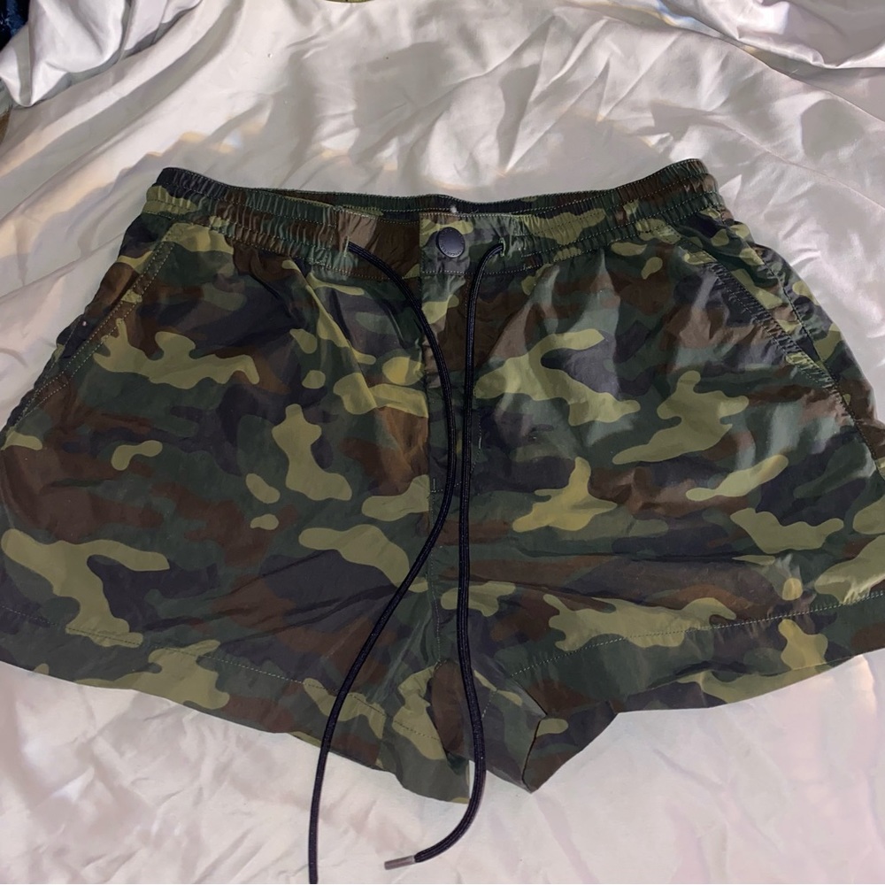 American eagle camo shorts